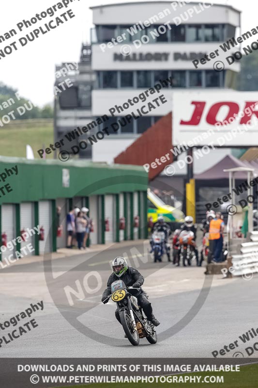 Vintage motorcycle club;eventdigitalimages;mallory park;mallory park trackday photographs;no limits trackdays;peter wileman photography;trackday digital images;trackday photos;vmcc festival 1000 bikes photographs